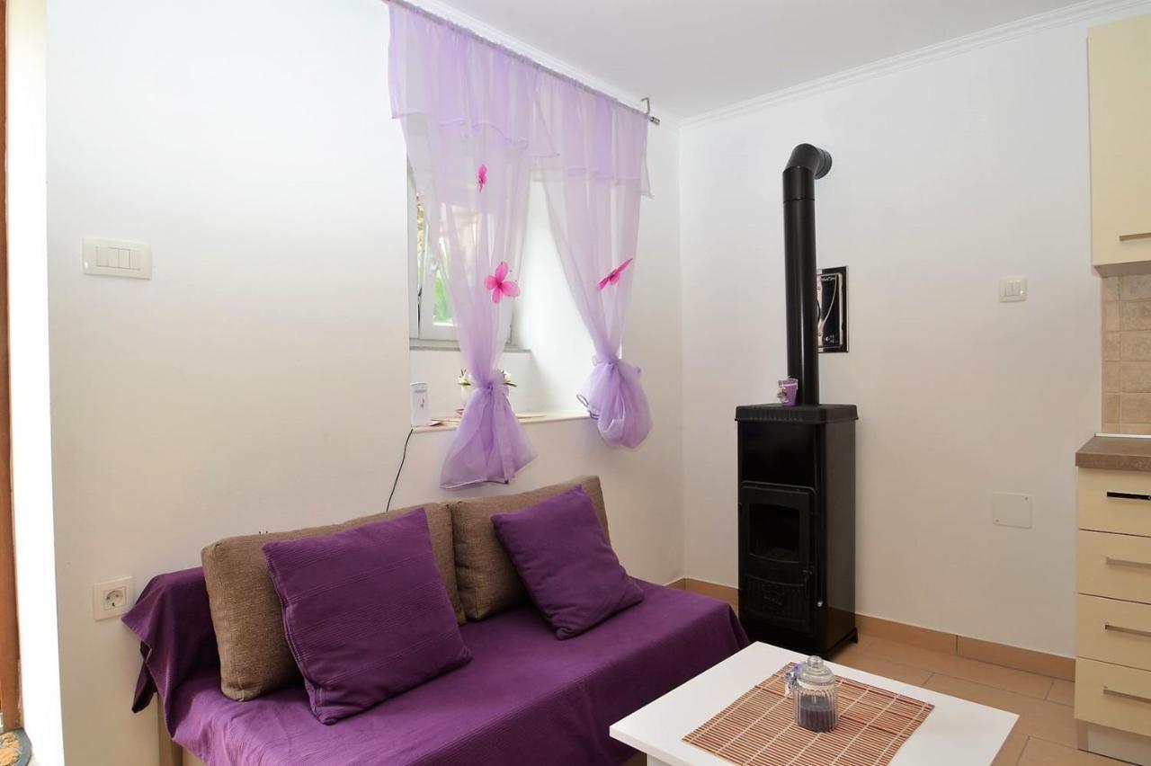 Apartment Hrasta Vrana  Zewnętrze zdjęcie