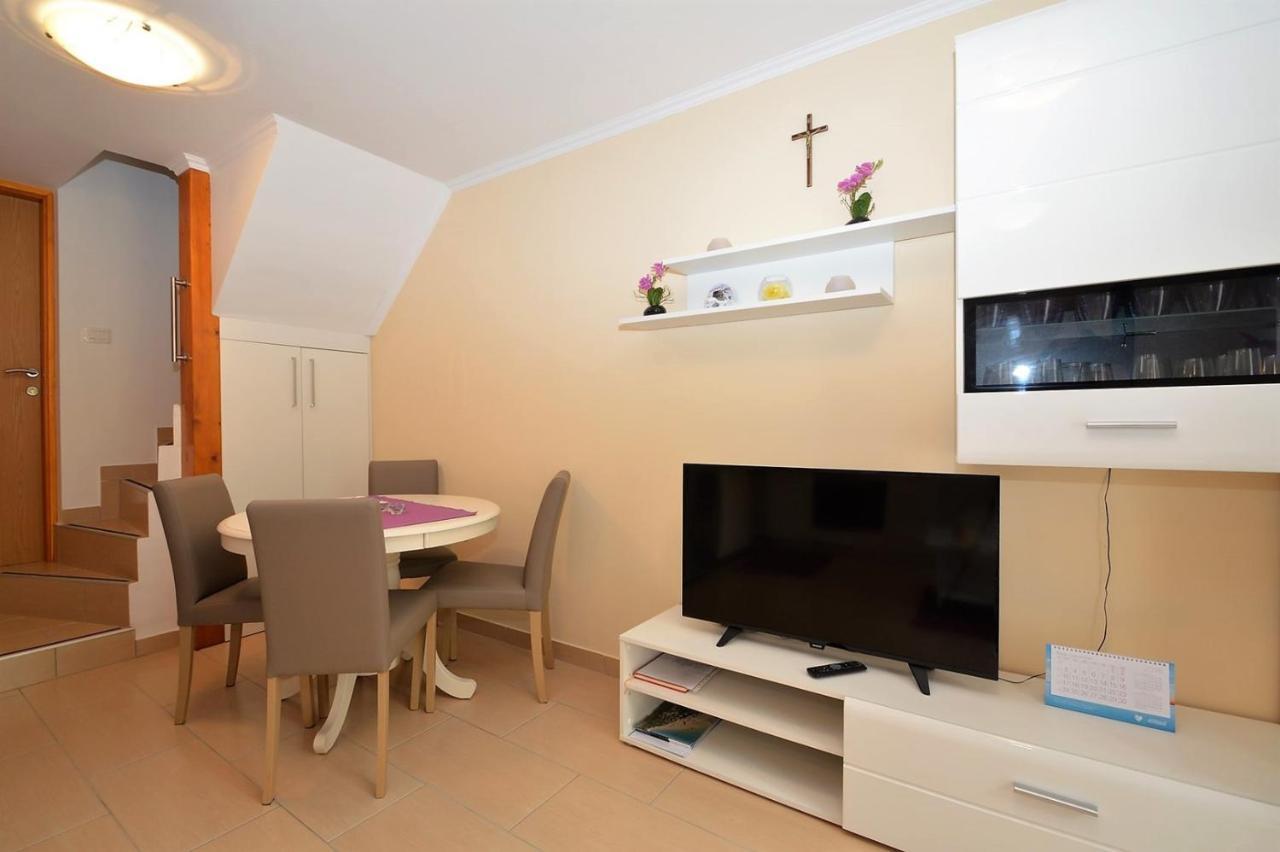 Apartment Hrasta Vrana  Zewnętrze zdjęcie