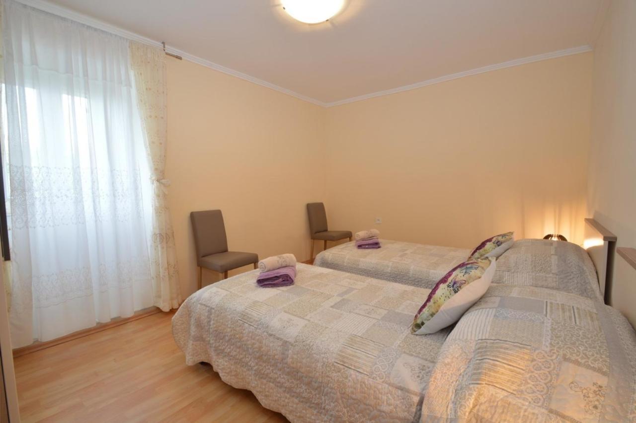 Apartment Hrasta Vrana  Zewnętrze zdjęcie