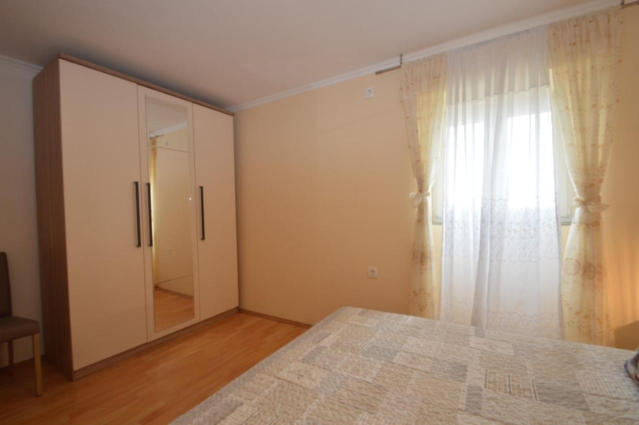 Apartment Hrasta Vrana  Zewnętrze zdjęcie