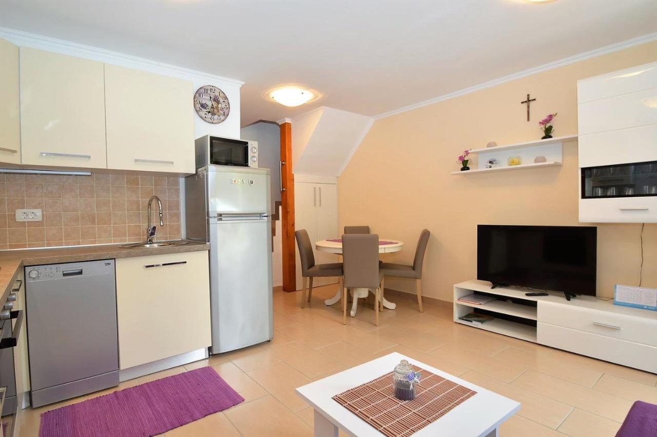 Apartment Hrasta Vrana  Zewnętrze zdjęcie