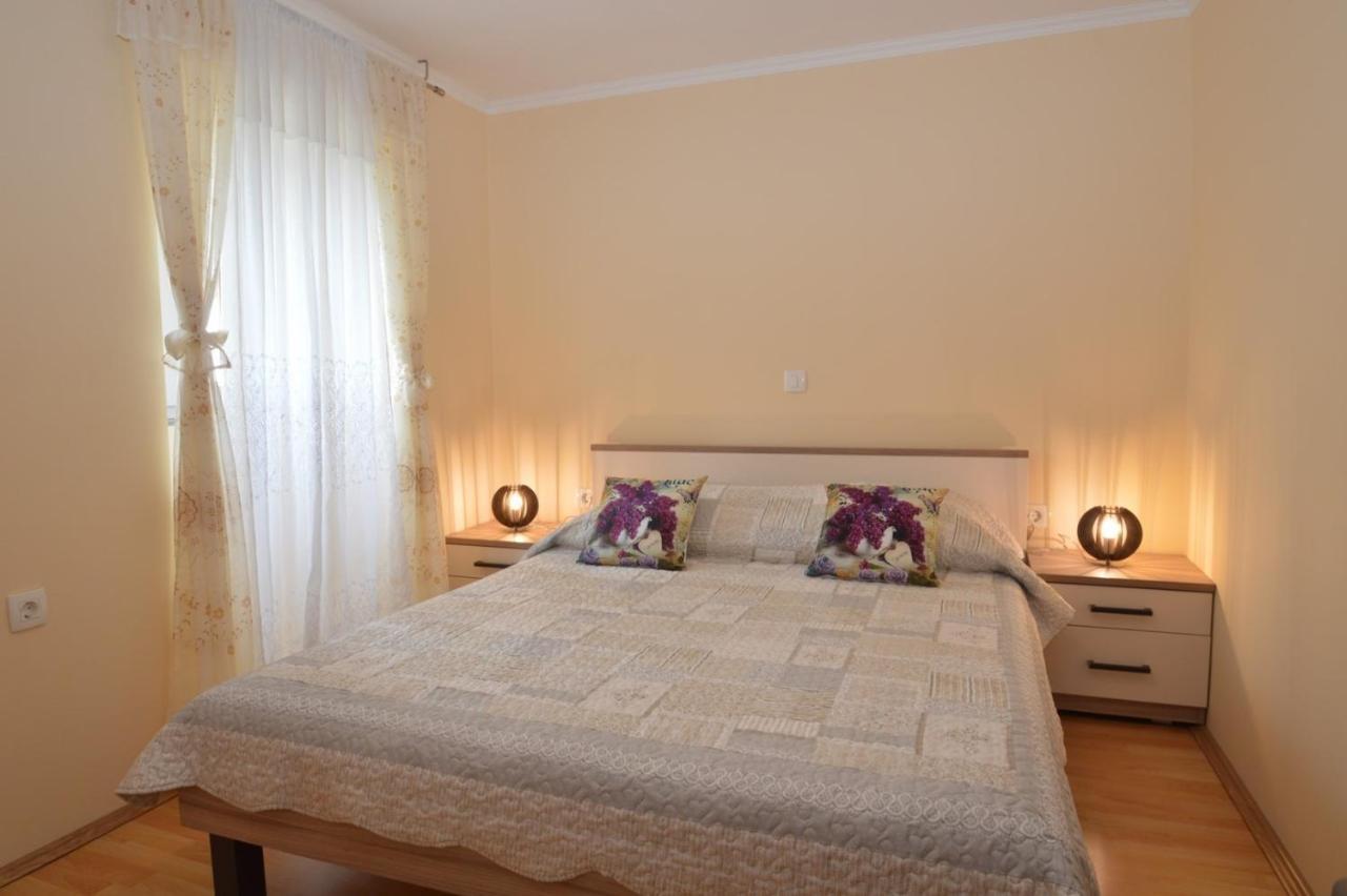 Apartment Hrasta Vrana  Zewnętrze zdjęcie